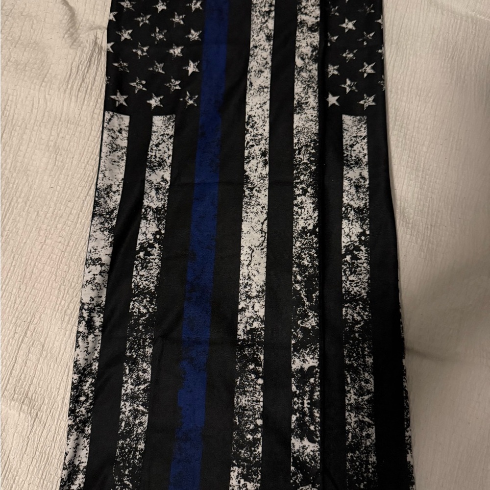 Elegant Black and White Scarf - Picture 2 of 2